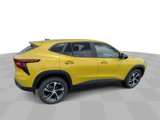 New 2025 Chevrolet Trax RS w/ Sunroof Package image 2