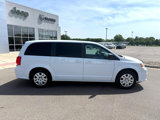 Used 2018 Dodge Grand Caravan SE image 2