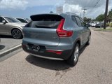Used 2022 Volvo XC40 T5 Momentum image 4