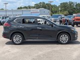 Used 2018 Nissan Rogue SV image 4