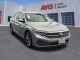 Used 2024 Volkswagen Jetta SE image 3