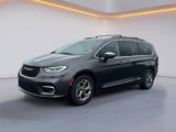 Used 2023 Chrysler Pacifica Limited image 3
