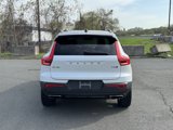 Used 2019 Volvo XC40 T5 R-Design image 4