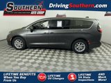 Used 2023 Chrysler Pacifica Touring-L image 1