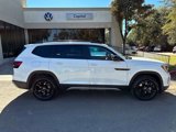 New 2025 Volkswagen Atlas Peak Edition SE image 2