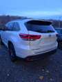 Used 2017 Toyota Highlander SE w/ Carpet Mat Package image 4