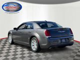 Used 2018 Chrysler 300 Touring L image 5