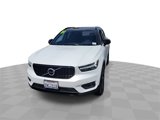 Used 2021 Volvo XC40 T4 R-Design w/ Climate Package image 3