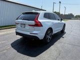 Used 2021 Volvo XC60 T5 Momentum w/ Premium Package image 3