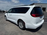 Used 2022 Chrysler Pacifica Touring-L image 4