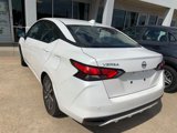 Used 2021 Nissan Versa SV image 4