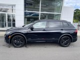 Certified 2022 Volkswagen Tiguan SE R-Line image 2