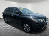 Used 2019 Nissan Pathfinder SV image 2