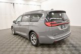 Used 2022 Chrysler Pacifica Limited image 5