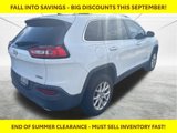 Used 2017 Jeep Cherokee Latitude w/ Comfort/Convenience Group image 4