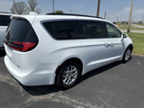 Used 2022 Chrysler Pacifica Touring-L image 6