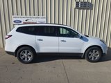 Used 2016 Chevrolet Traverse LT image 2