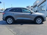 Used 2022 Ford Escape SE image 2
