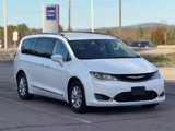Used 2018 Chrysler Pacifica Touring-L image 4