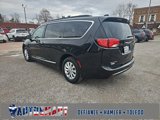 Used 2017 Chrysler Pacifica Touring-L image 5