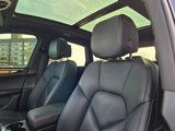 Certified 2022 Porsche Macan image 5