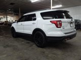 Used 2018 Ford Explorer XLT image 4
