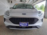 Used 2020 Ford Escape SE image 3