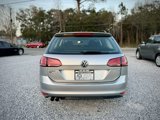 Used 2017 Volkswagen Golf SE image 3