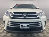 Used 2019 Toyota Highlander XLE image 2