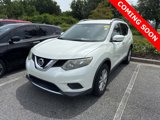 Used 2015 Nissan Rogue SV image 2