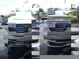 Used 2015 Chrysler Town & Country Touring image 4