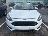 Used 2018 Ford Focus SE w/ SE Appearance Package image 2