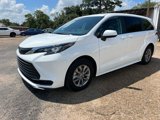 Used 2024 Toyota Sienna LE image 3
