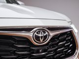 Used 2022 Toyota Highlander Platinum image 5