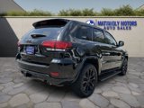 Used 2017 Jeep Grand Cherokee Altitude image 3