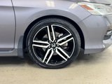 Used 2017 Honda Accord Touring image 4