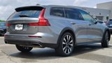Used 2020 Volvo V60 T5 Cross Country image 3