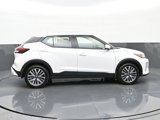 Used 2023 Nissan Kicks SV image 2
