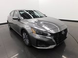Used 2023 Nissan Altima 2.5 SV image 2