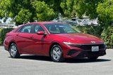 Used 2024 Hyundai Elantra SE image 2
