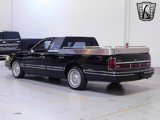 Used 1993 Lincoln Town Car Signature image 3