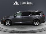 Used 2017 Chrysler Pacifica Touring image 2