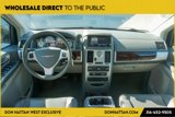 Used 2010 Chrysler Town & Country Touring image 4
