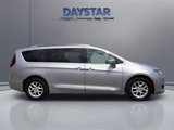 Used 2020 Chrysler Pacifica Touring-L image 2