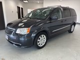 Used 2014 Chrysler Town & Country Touring image 4