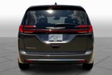 Used 2023 Chrysler Pacifica Touring-L image 4