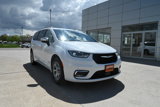 Certified 2023 Chrysler Pacifica Limited image 2