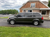 Used 2019 Dodge Grand Caravan SXT w/ Driver Convenience Group image 2
