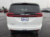 Used 2023 Chrysler Pacifica Touring-L image 6