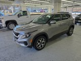 Used 2022 Kia Seltos EX image 2